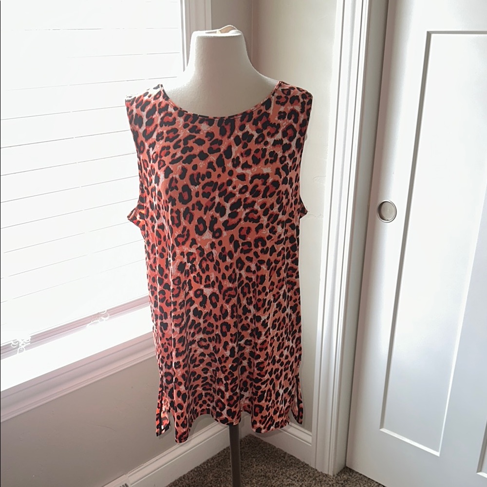 Zenana Outfitters Animal Print Top in Orange‎ and Black